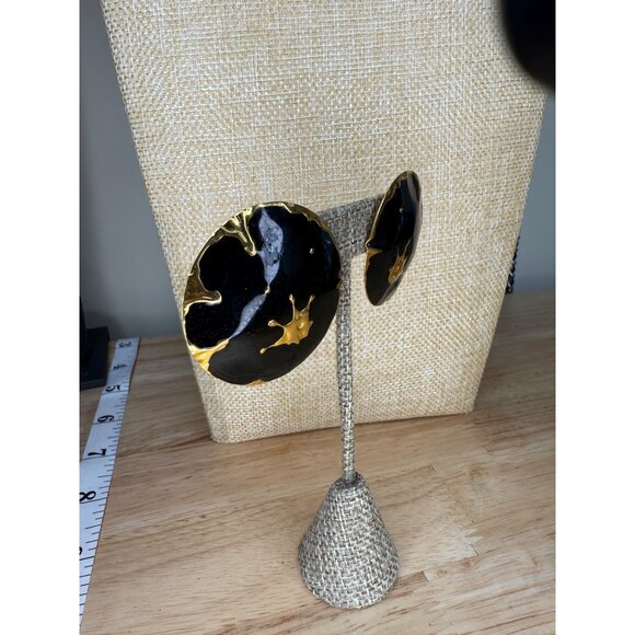 Berebi Black & Gold Circular Enamel Pierced Earrings With Abstract Design - Picture 7 of 10
